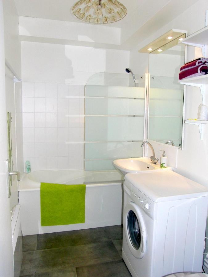 Une Petite Halte Apartment Calais Exterior foto
